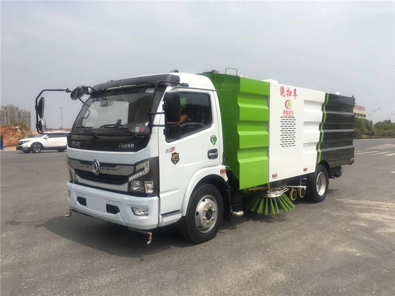 國(guó)六東風(fēng)多利卡洗掃車